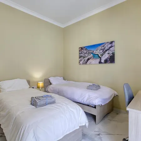 Seaview,beautiful 3br 3 *