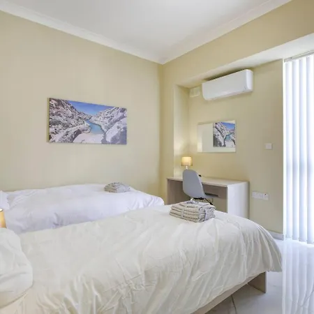 Seaview,beautiful 3br 3