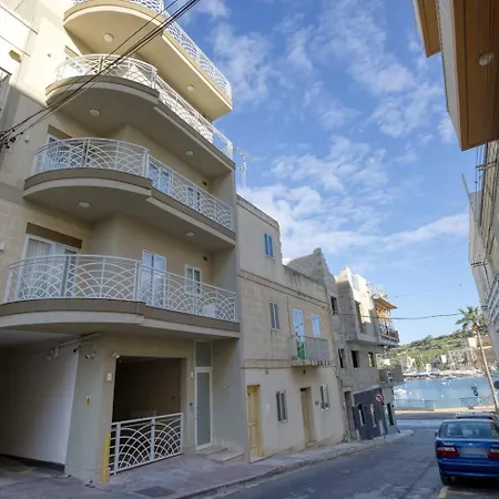 Seaview,beautiful 3br 3 Apartman Marsaskala