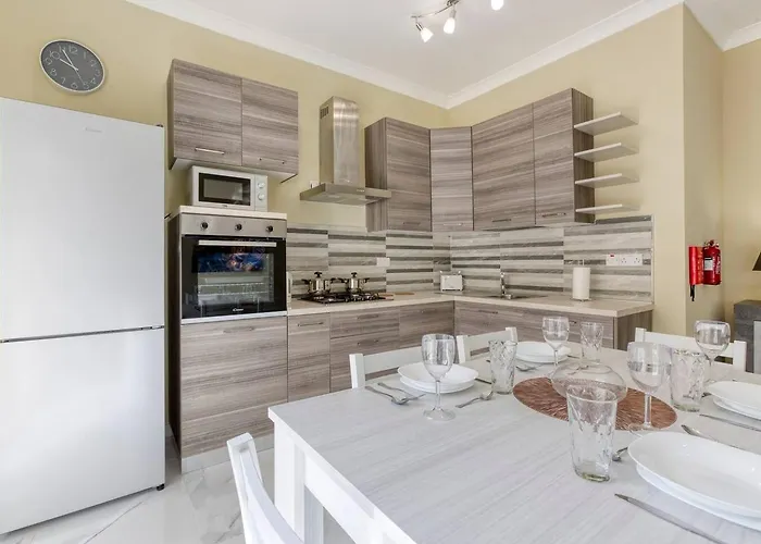 Seaview,beautiful 3br 3 Daire