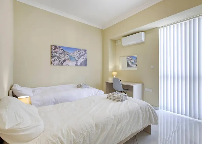 Seaview,beautiful 3br 3