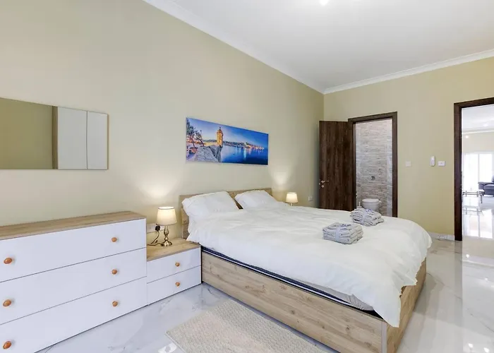 Seaview,beautiful 3br 3 Daire